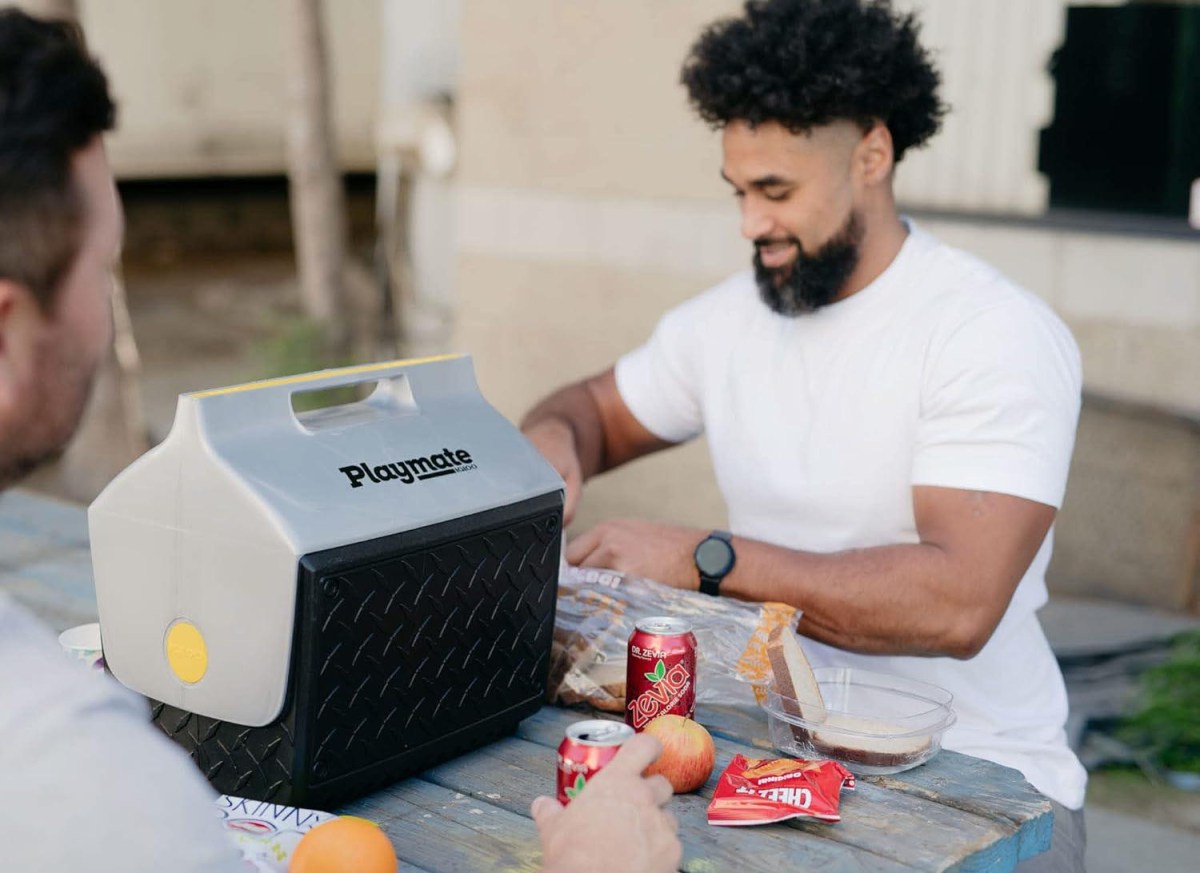 The Best Yeti Cooler Alternatives Option Igloo Playmate The Boss Cooler