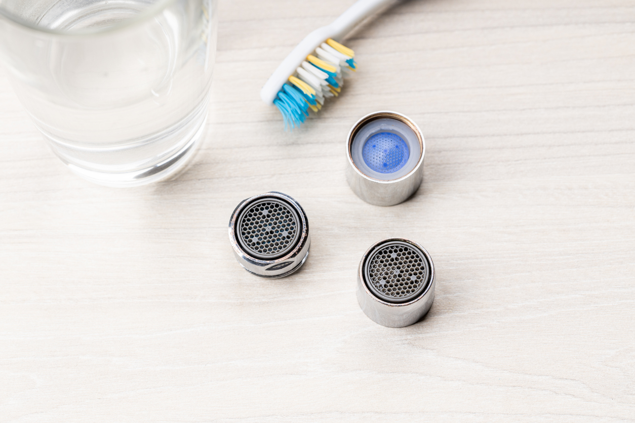 how to clean a faucet aerator