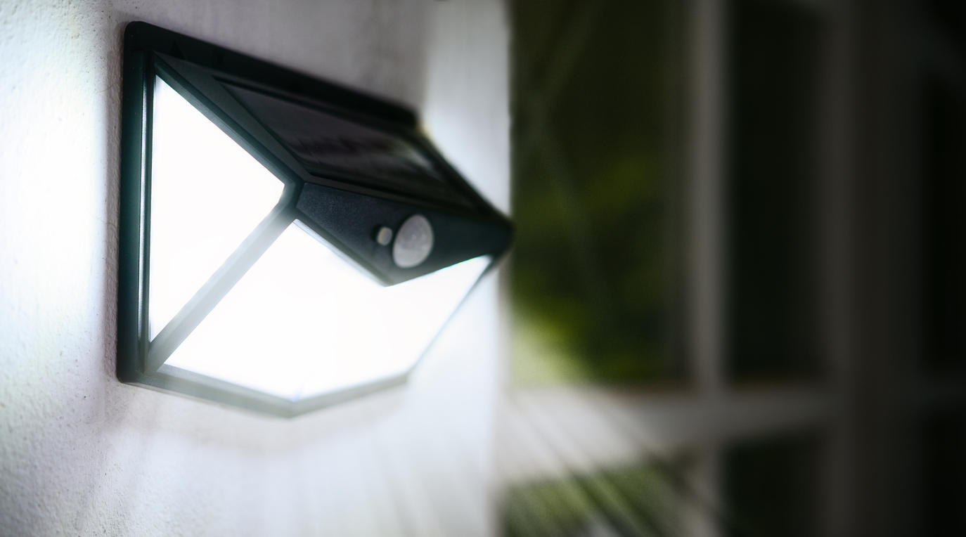 iStock-1303410399 prevent christmas decor theft motion sensor light.jpg