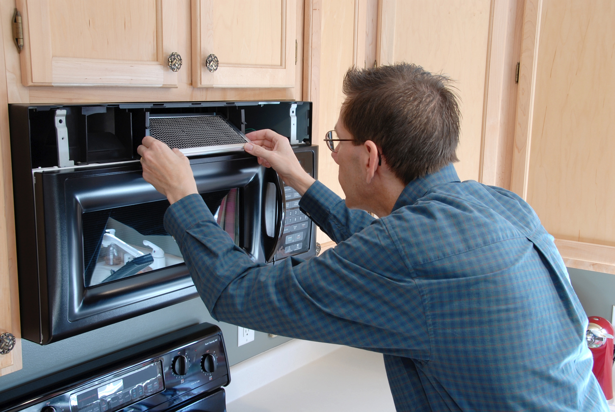 microwave fan won't turn off