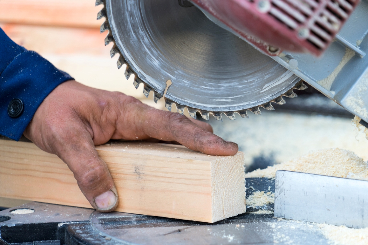 most dangerous power tools - hand under miter saw