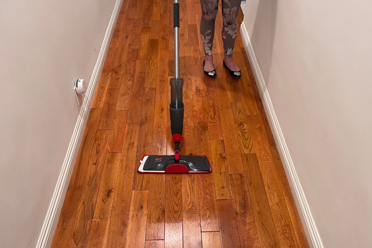 Rubbermaid Reveal Microfiber Spray Mop Review