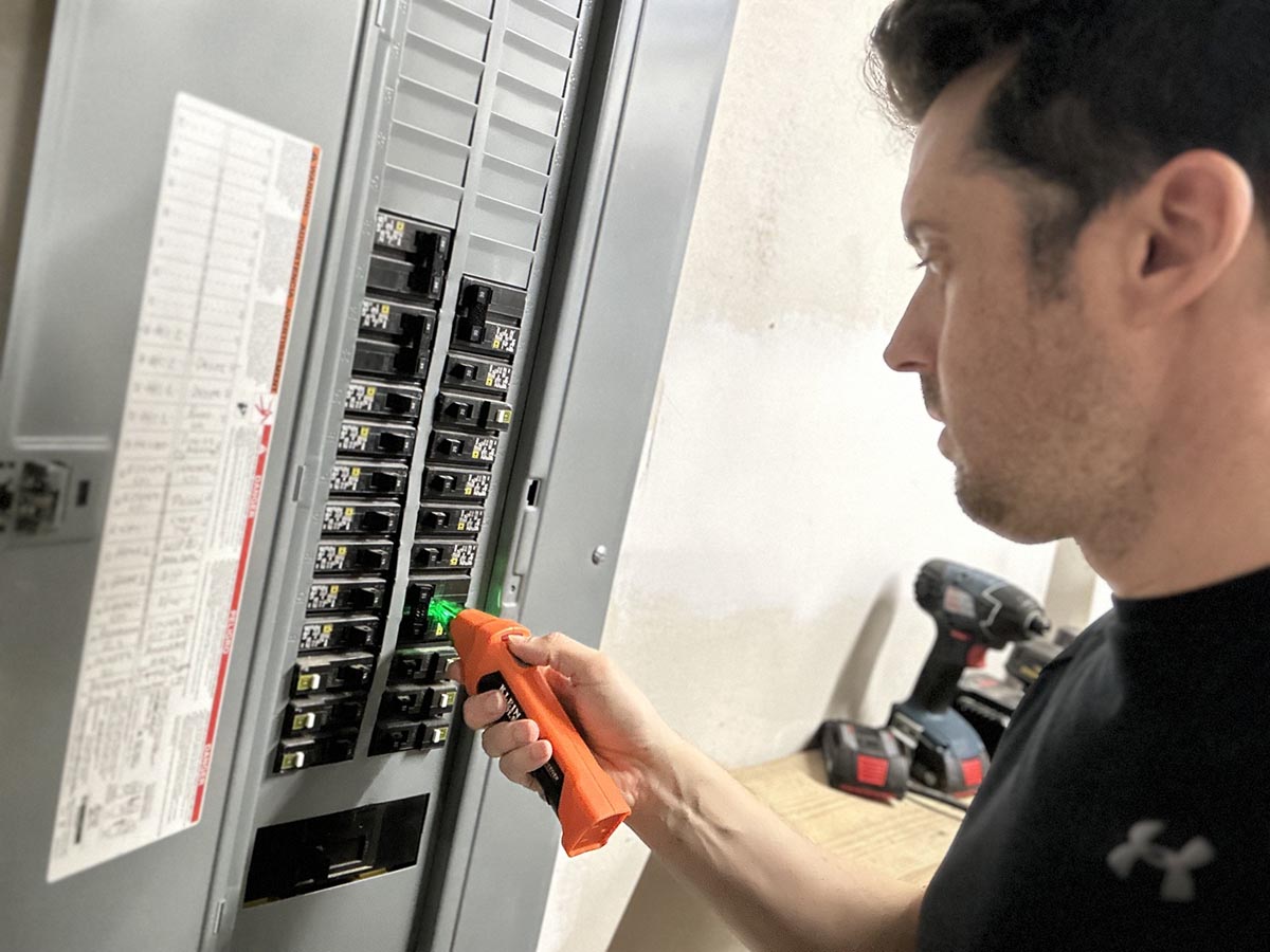 The Klein ET310 Circuit-Breaker Finder Review