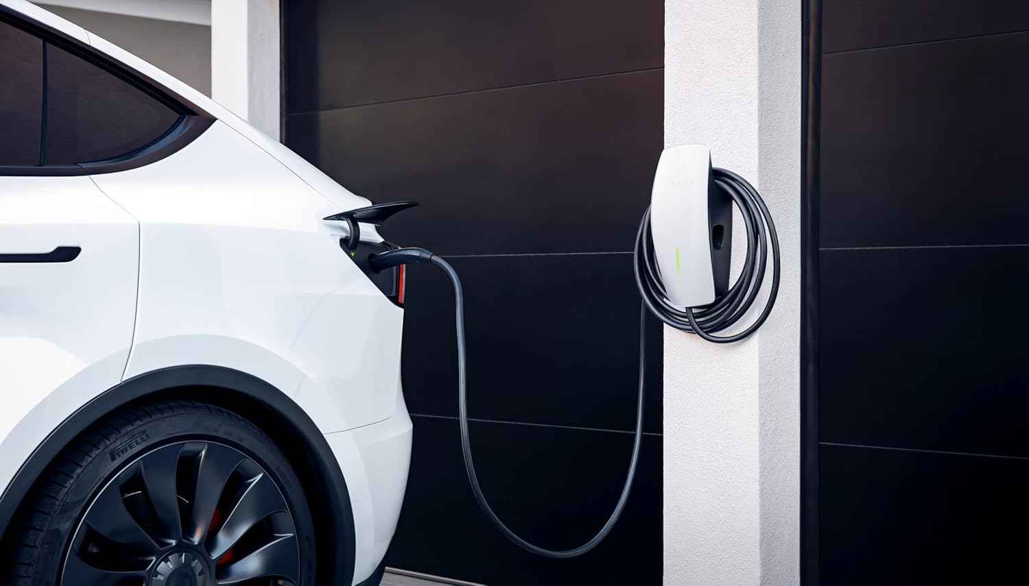 Tesla car plunged on home ev charger 