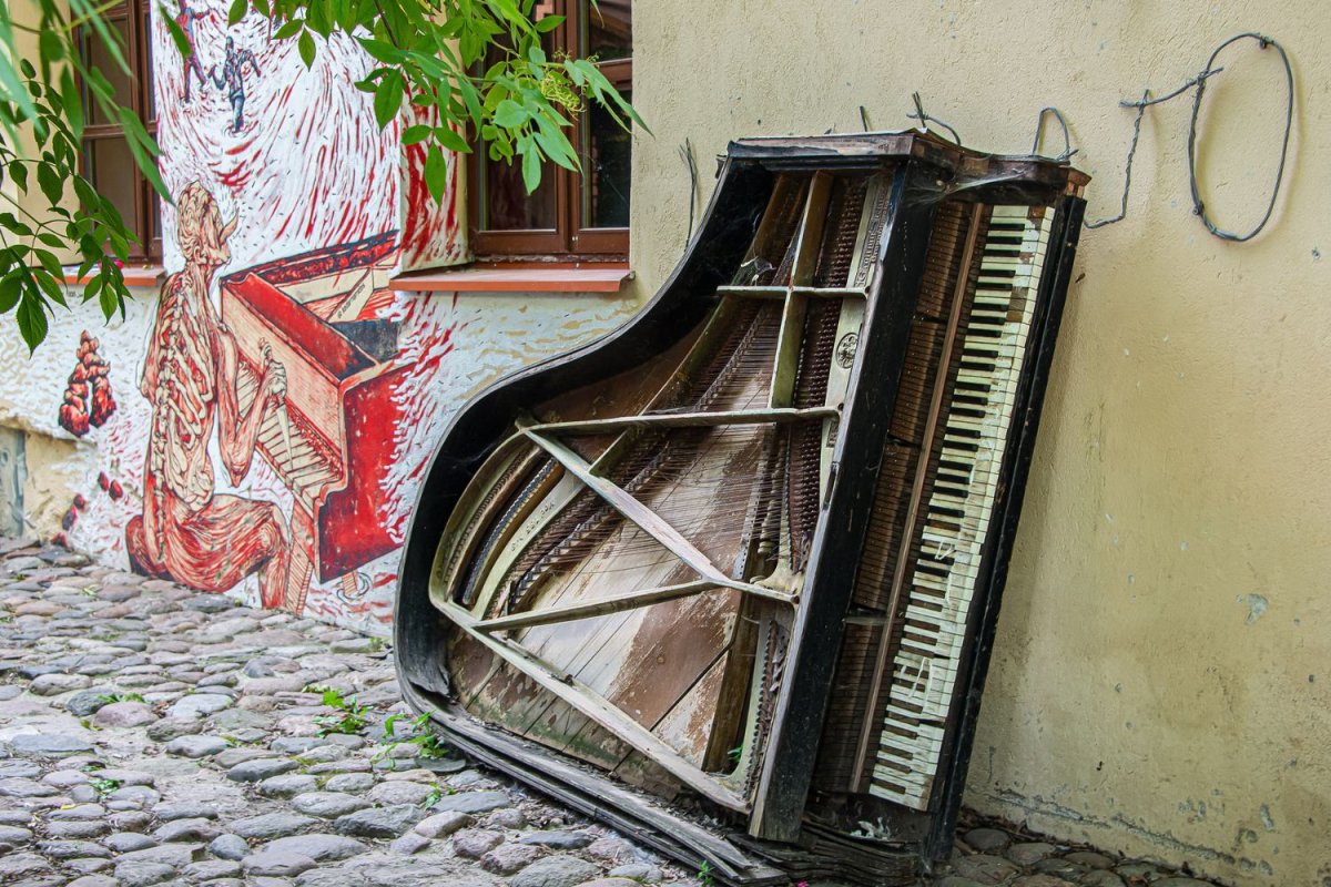 How Much Does Piano Removal Cost