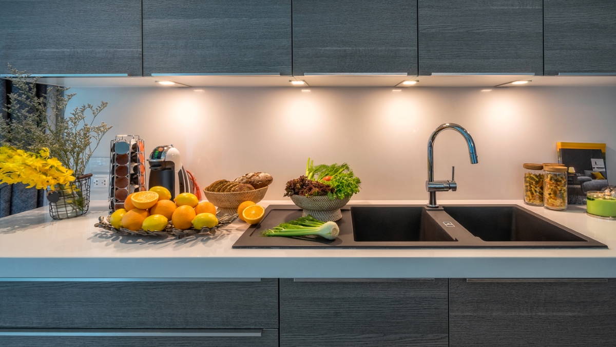 Lighting under kitchen cabinets