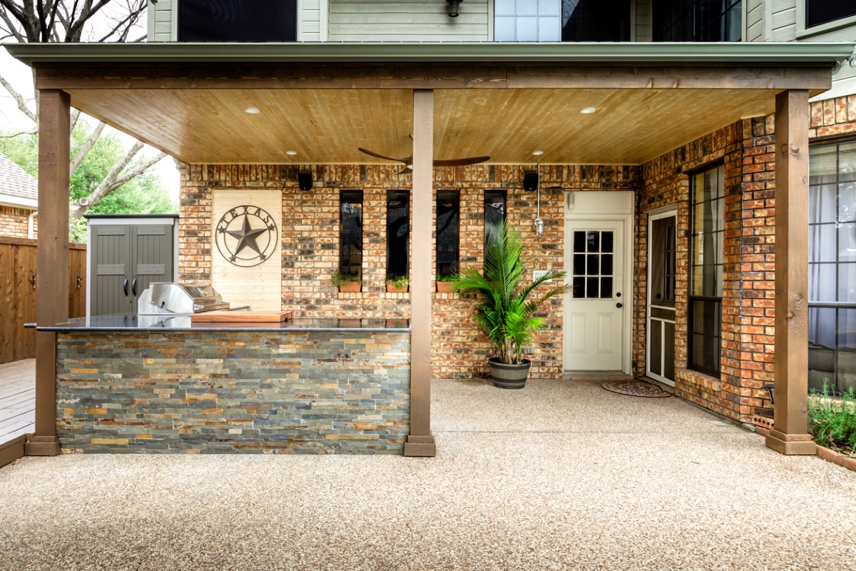 Modern outdoor kitchen