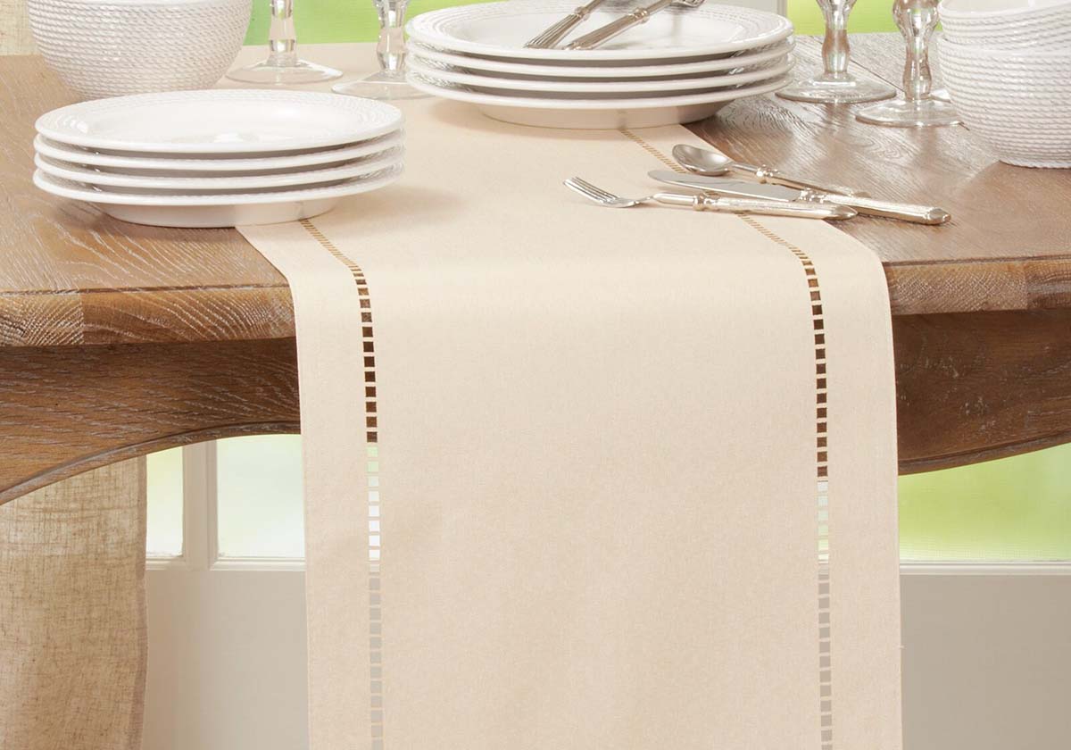 The Best Table Runner Option Gracie Oaks Neith Rectangle Table Runner