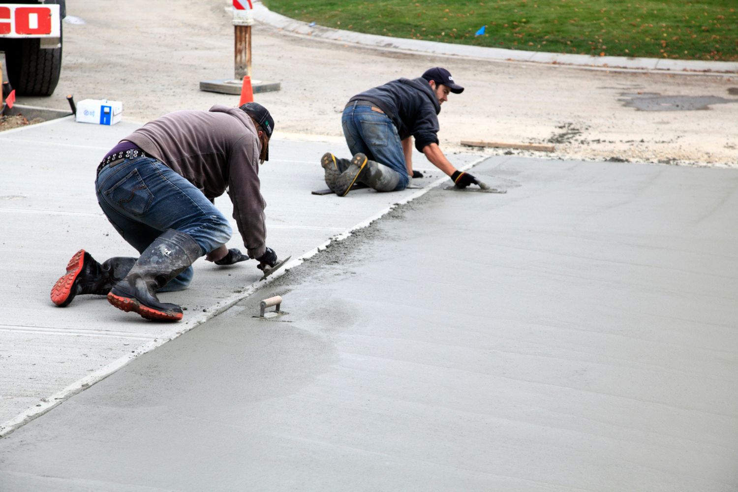 The Cost of Asphalt vs. Concrete Driveway Cost: 9 Factors to Consider ...