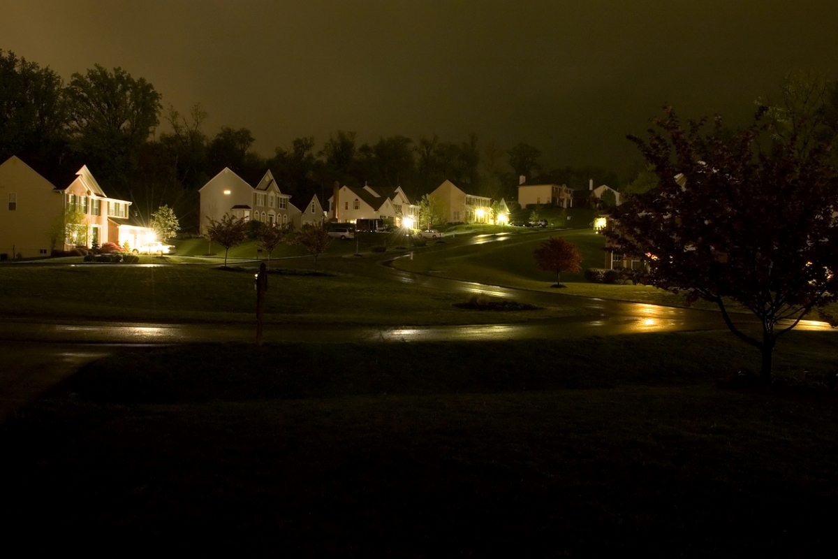 Neighborhood with some light in homes