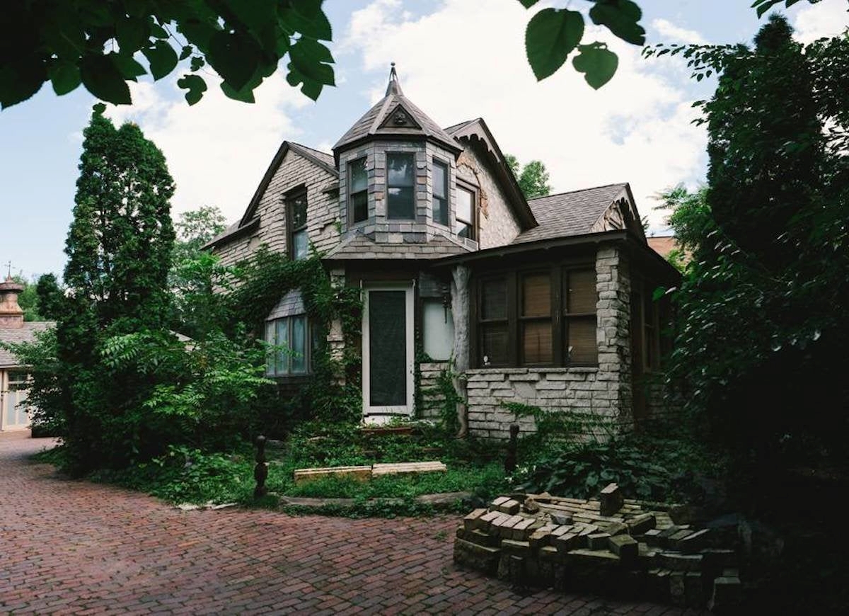 White brick manor