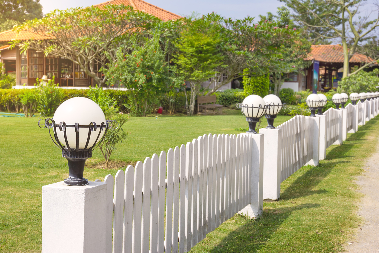 chain link vs wood fence cost