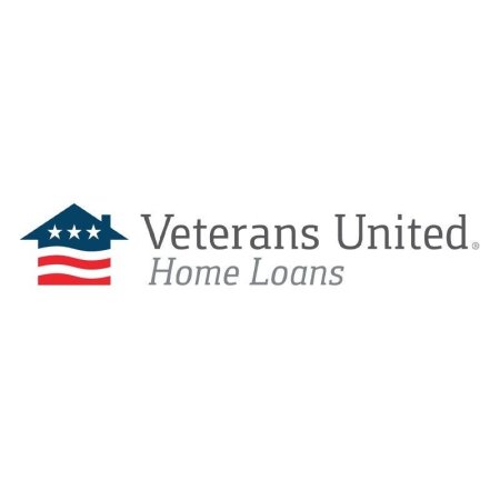  Les mots « Veterans United Home Loans » apparaissent en gris à côté du logo rouge, blanc et bleu de la société en forme de maison sur un fond blanc.