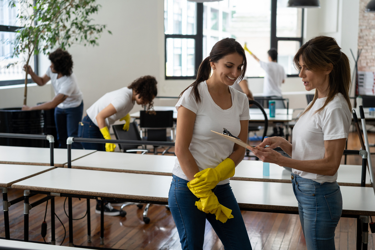 how to become a house cleaner