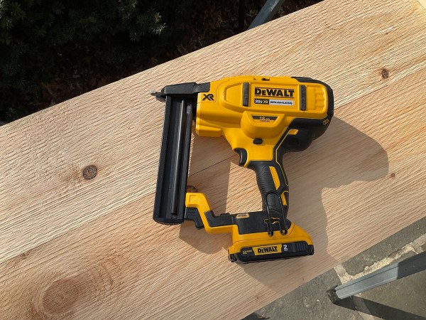Lowe’s Is Giving Away 2 Free DeWalt Tools With the Purchase of a Battery Pack
