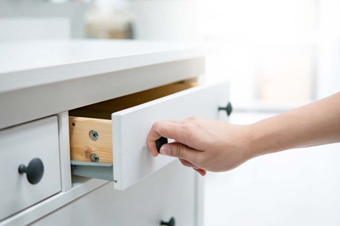 10 Surprisingly Smart Solutions for Junk Drawers