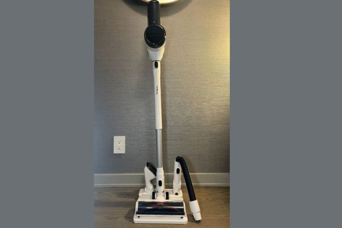 The Levoit LVAC-200 Cordless Vacuum, Tested and Reviewed