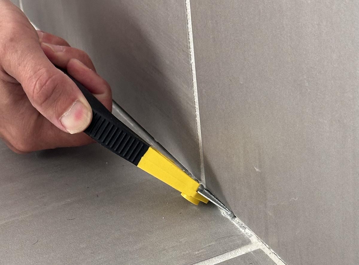 The Best Grout Removal Tool Options