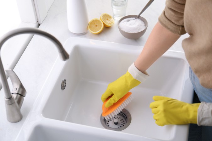 10 Surprisingly Effective Ways to Clean With Baking Soda and Vinegar