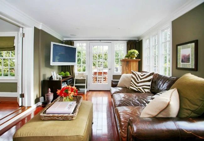 Crown Molding in Living Room