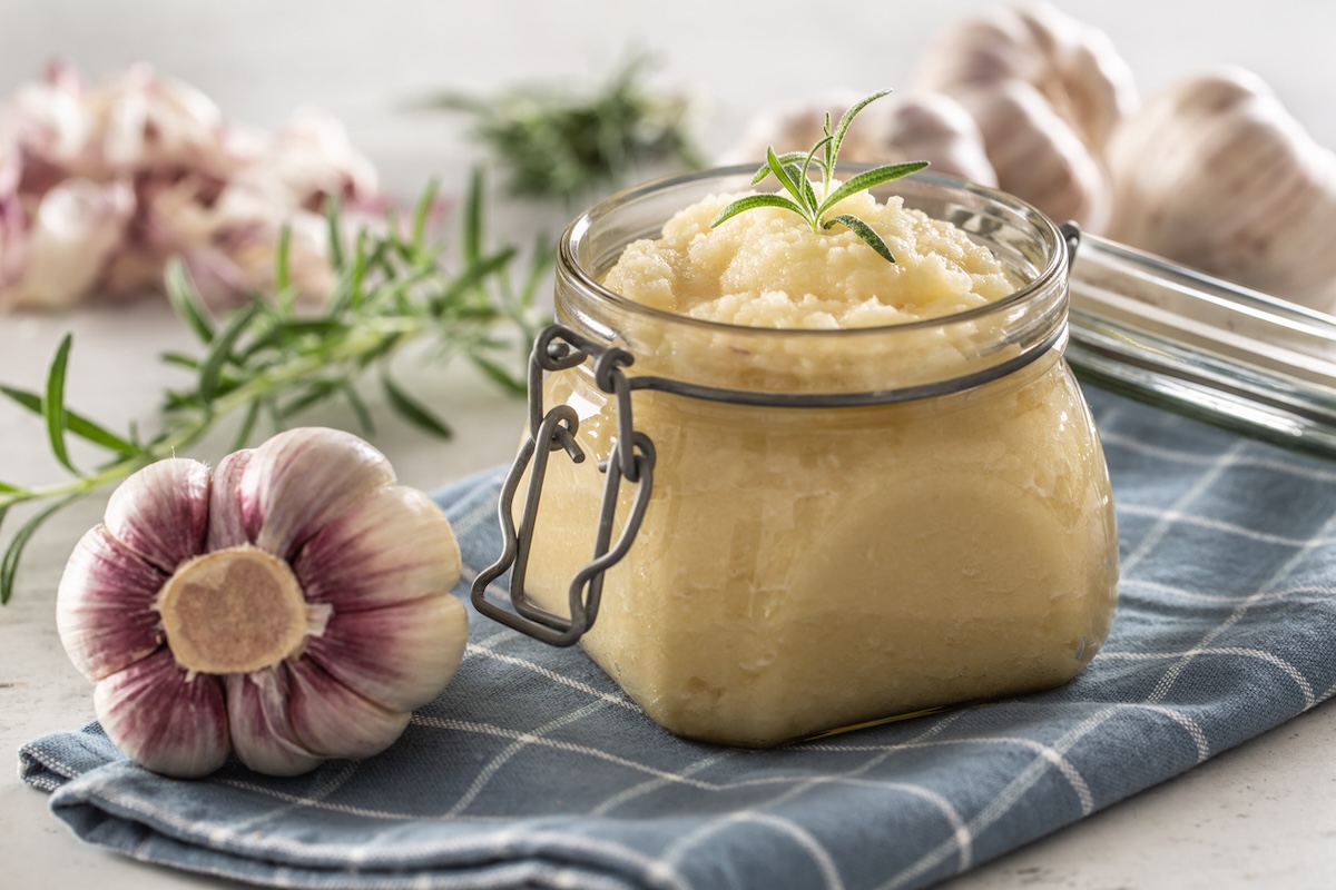 Canned garlic puree.