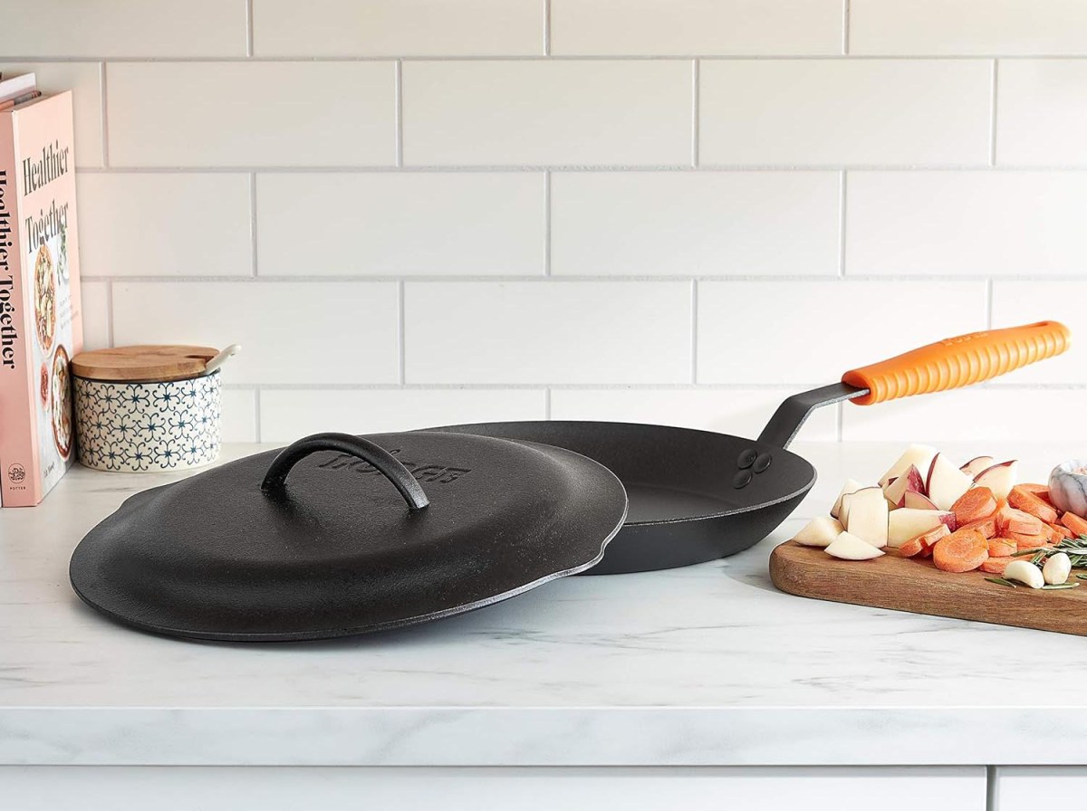 Accessories You Need for Your Cast-Iron Skillet Option Cast-Iron Lid