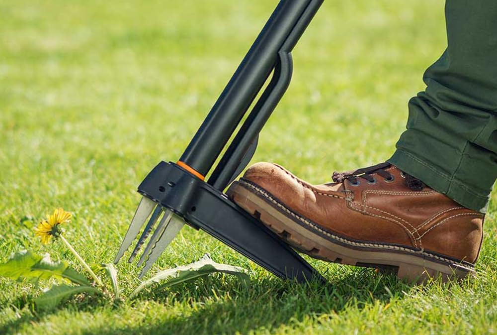 The Best Father's Day Gifts for Plant Pros Option 4-Claw Stand-Up Weeder