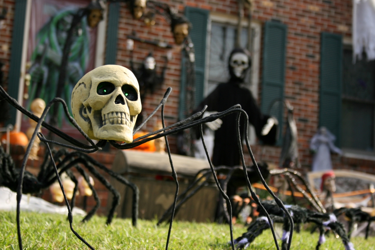 Halloween decorations in front yard.