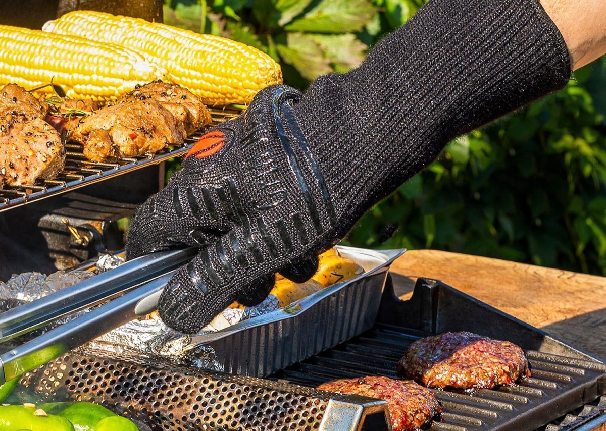 Turn Your Fire Pit Into a Griddle With These Hot Accessories Barbecue Gloves