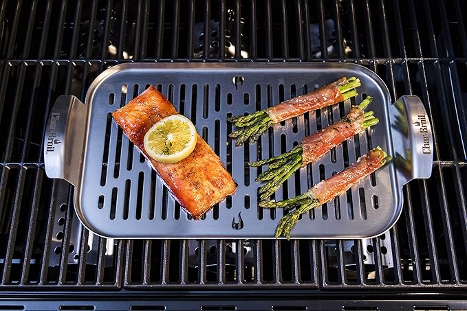 Char-Broil Grill Plus Topper on grilling grate with food cooking