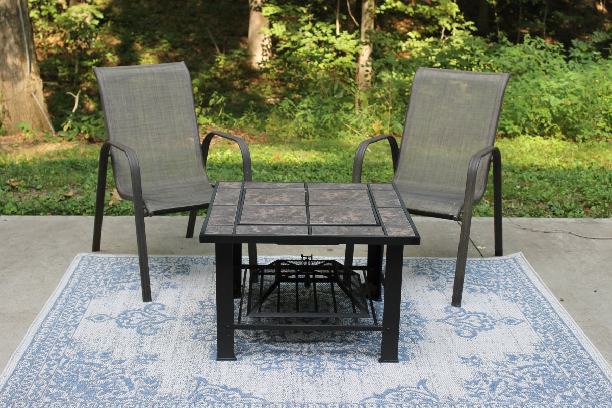 Nicole-Miller-Patio-Country-Azalea-Indoor-Outdoor-Rug-2