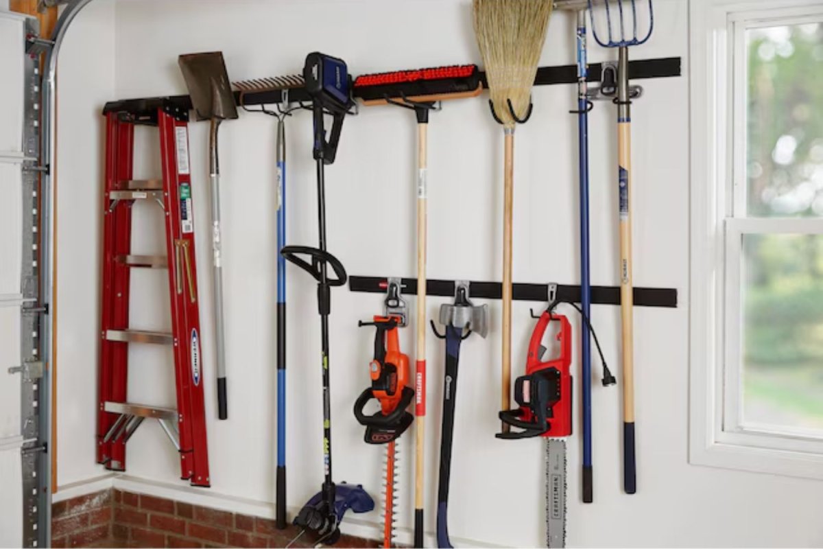 Rubbermaid FastTrack Storage Rail System