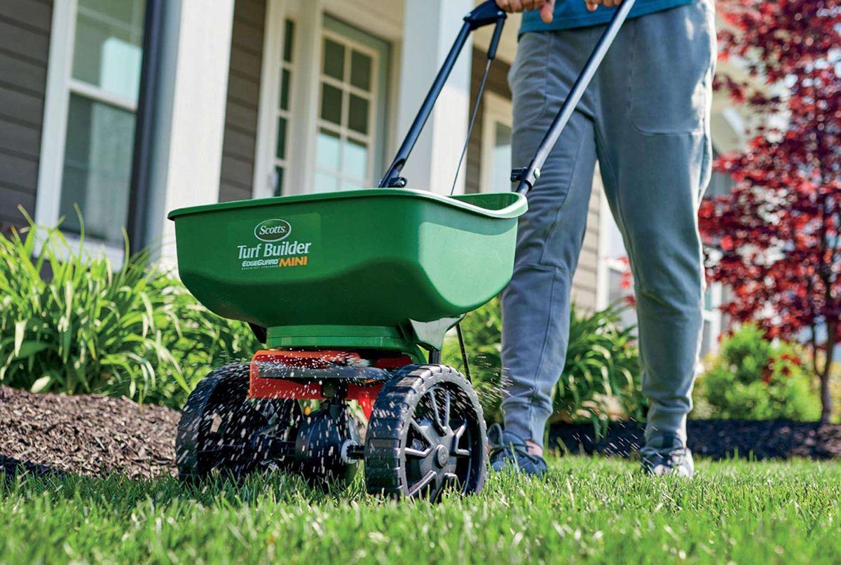 Ace Hardware Fall Lawn Care Essentials Options