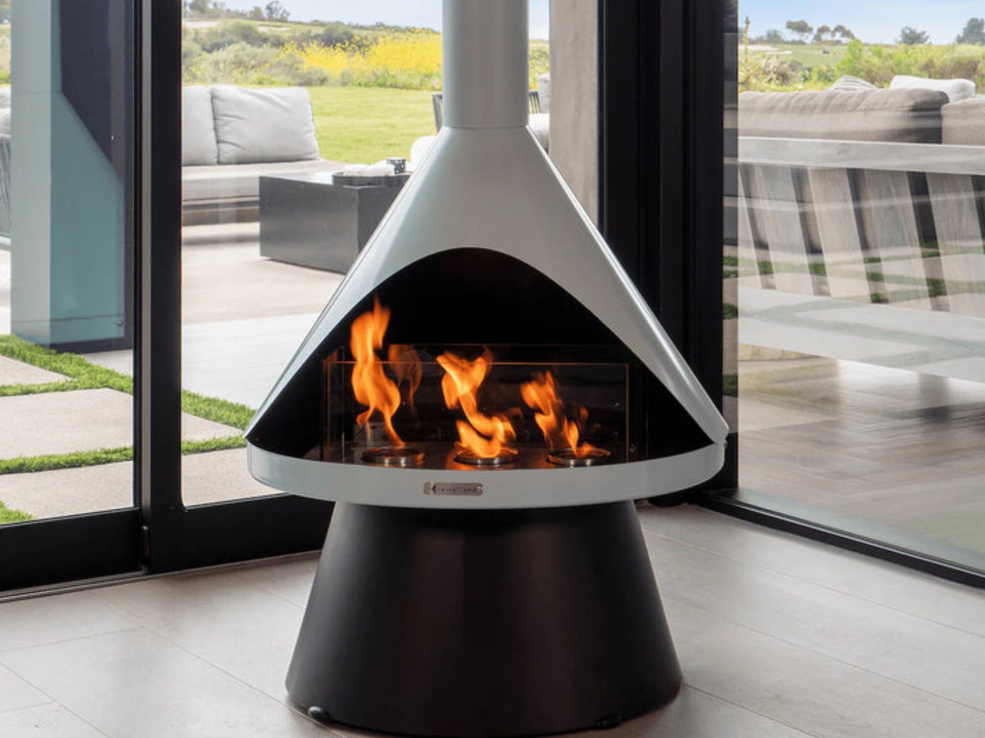 The Best Outdoor Fireplaces Option: Lloyd Modern Gel Fuel Outdoor Fireplace