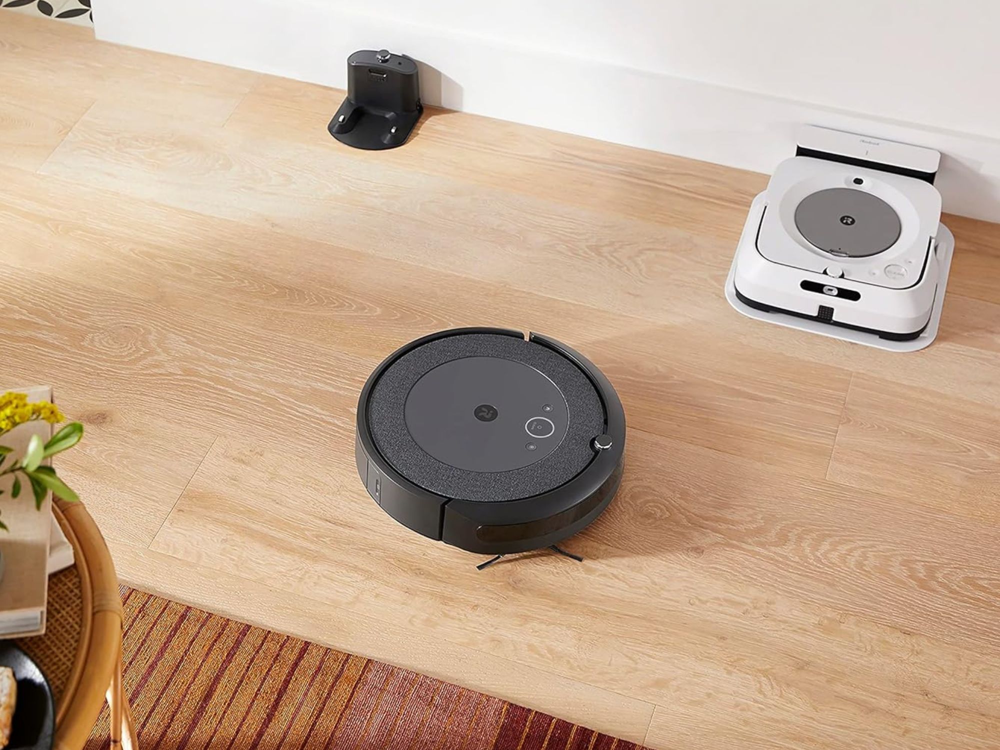 iRobot Roomba i4 EVO Wi-Fi Connected Robot Vacuum