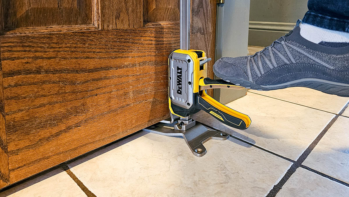 DeWalt’s ToughSeries Jack Review Using foot pedal pump