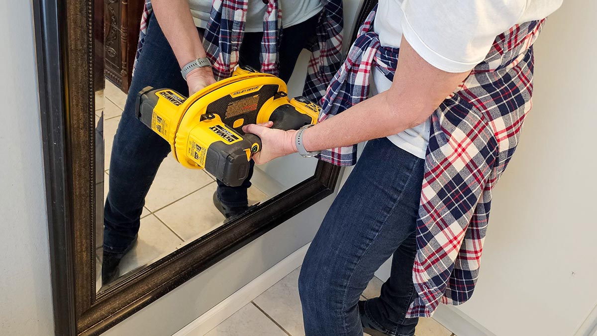 Dewalt Grabo Review using dewalt grabo on mirror