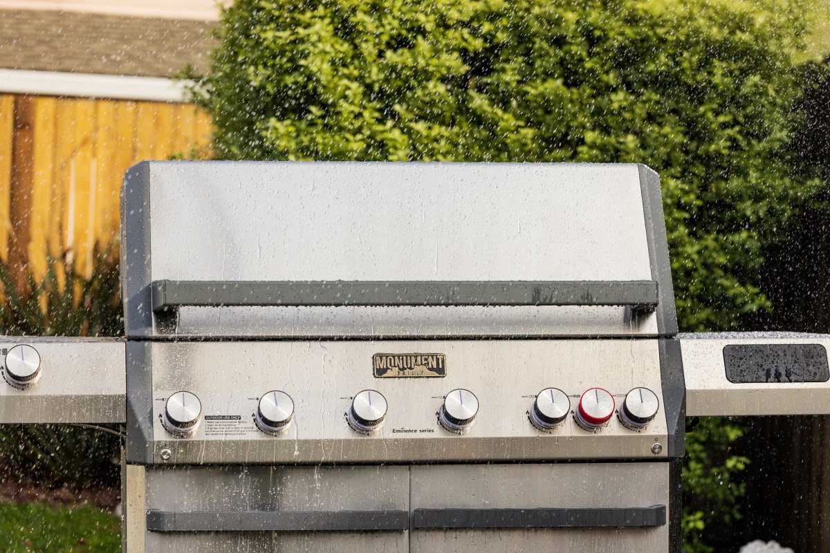 Monument Grills Eminence line is designed to be weatherproof and left out in the elements, including rain