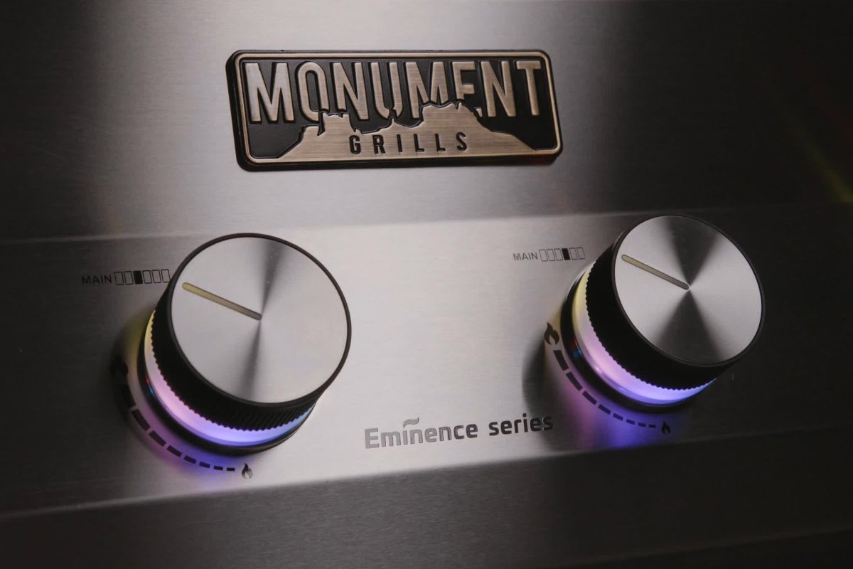 Monument Grills Eminence 605 Grill features color-changing knobs to indicate temperature changes