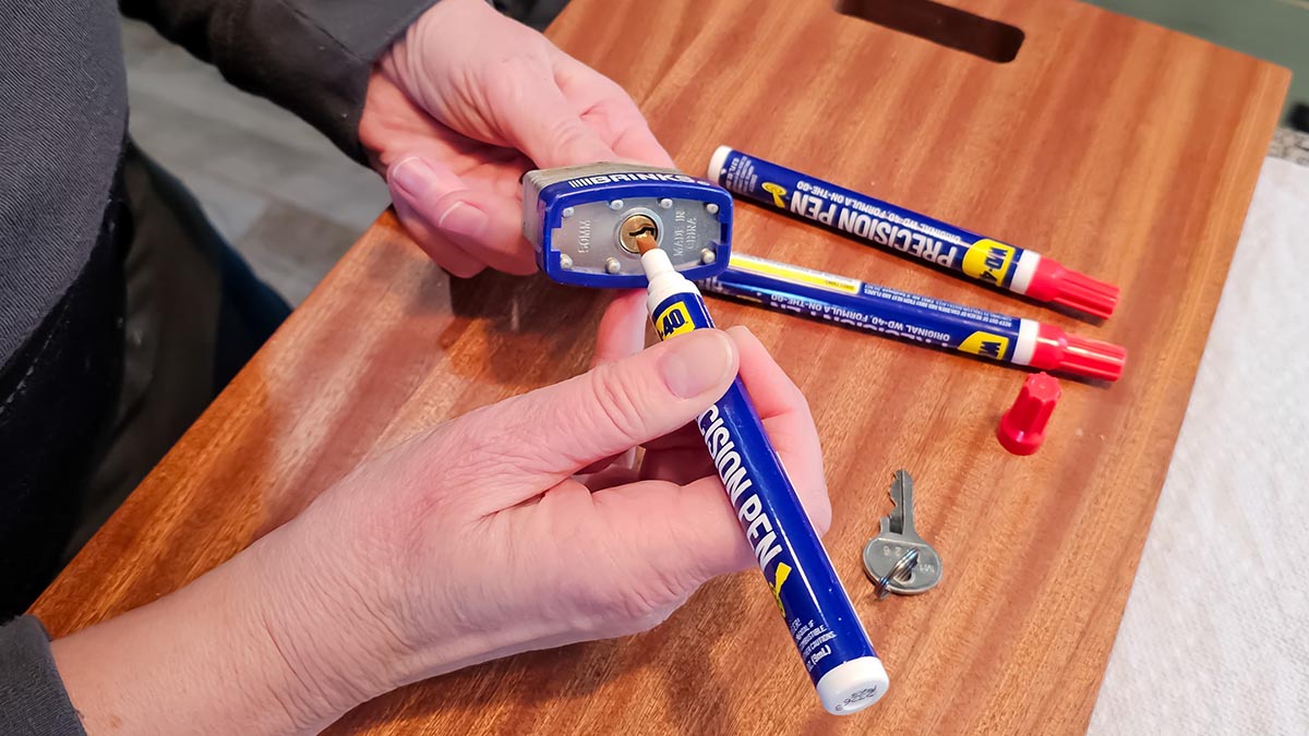 WD-40 Pen Review Lubricating stiff lock with WD-40 Precision Pen