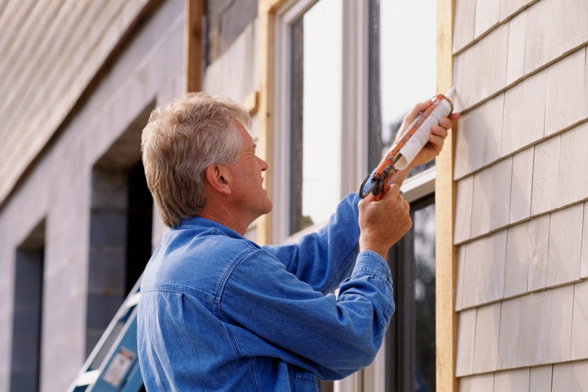 This Is the One Place You Shouldn’t Caulk Around Your Window